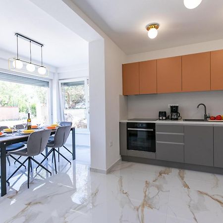 Apartman Suzi Pula Buitenkant foto