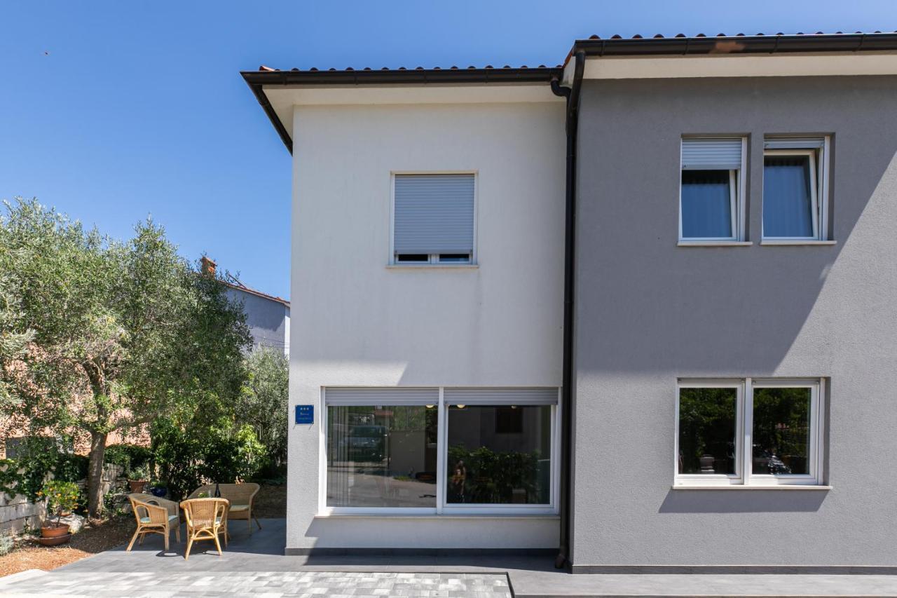 Apartman Suzi Pula Buitenkant foto