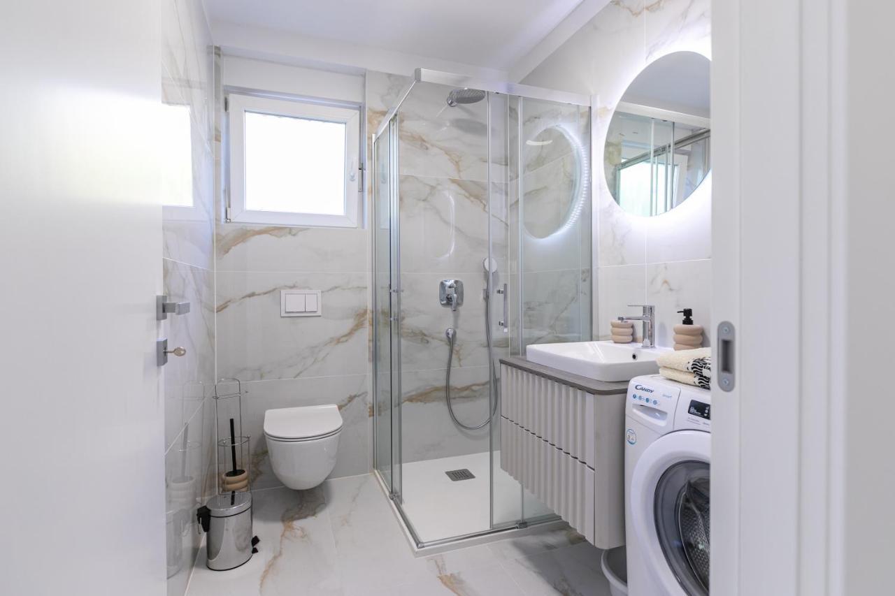 Apartman Suzi Pula Buitenkant foto