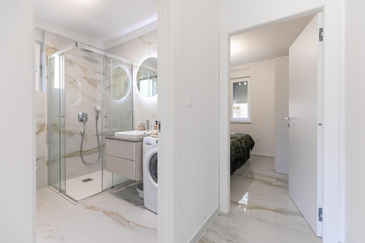 Apartman Suzi Pula Buitenkant foto