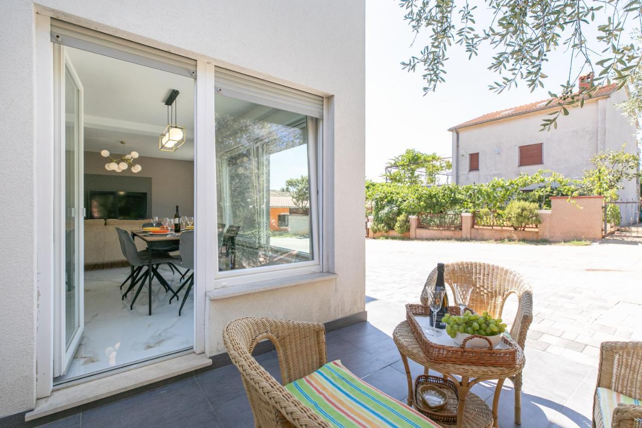 Apartman Suzi Pula Buitenkant foto