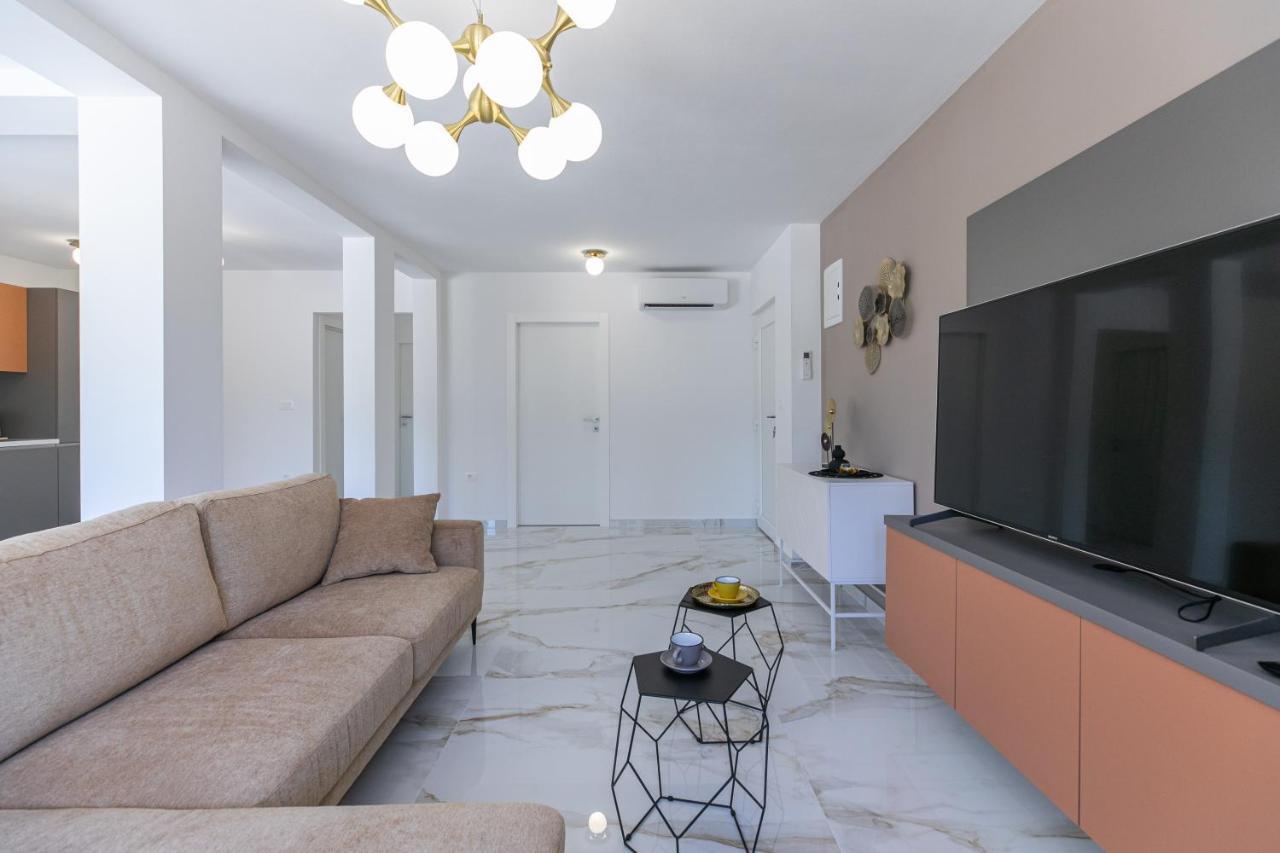 Apartman Suzi Pula Buitenkant foto
