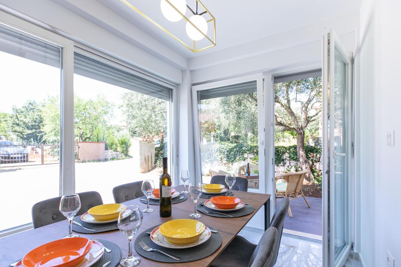Apartman Suzi Pula Buitenkant foto