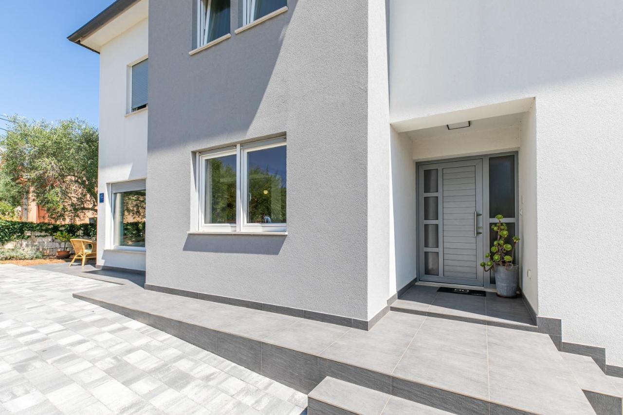 Apartman Suzi Pula Buitenkant foto